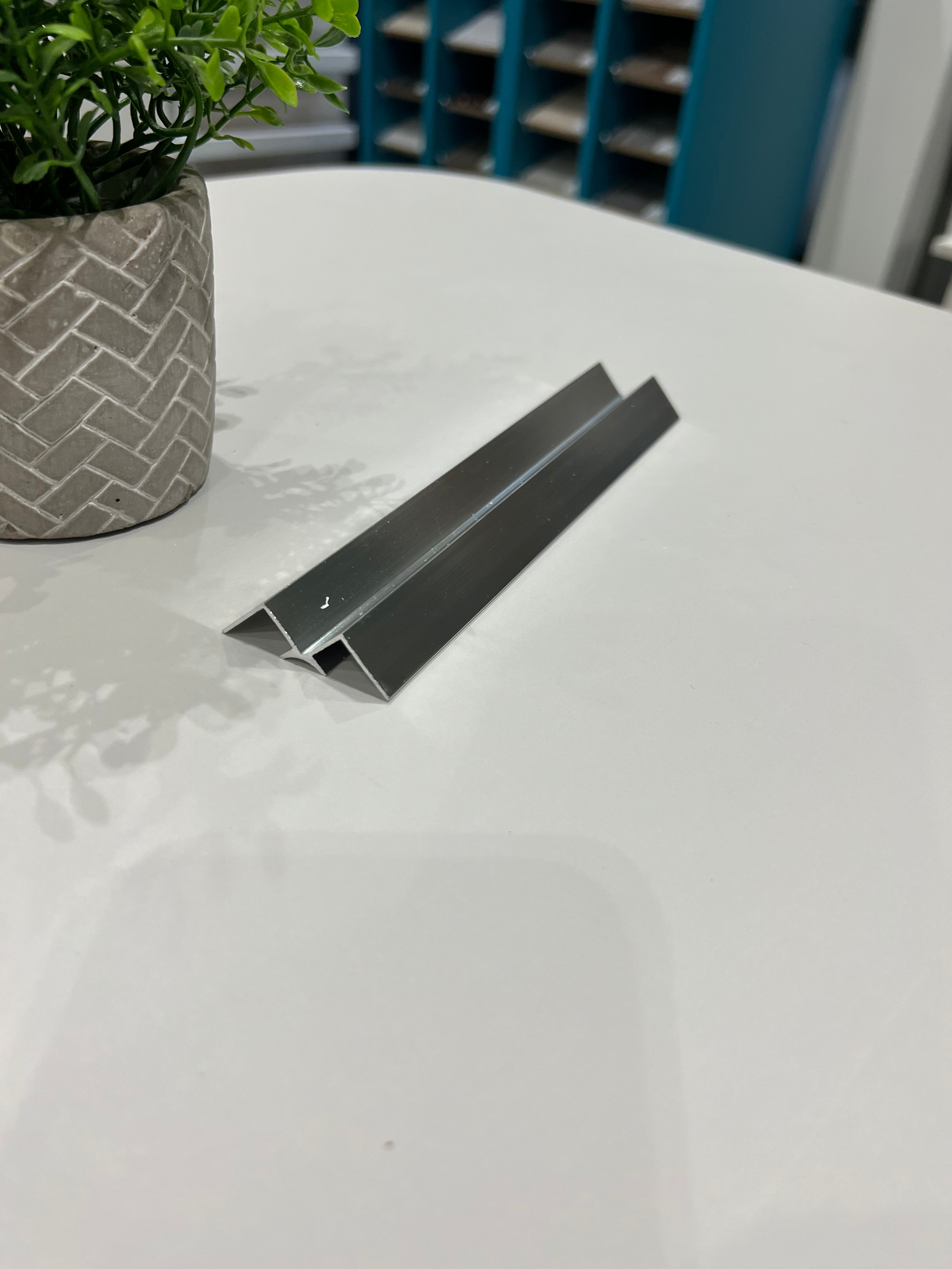 Metal Internal Corner Trim - Polished Chrome