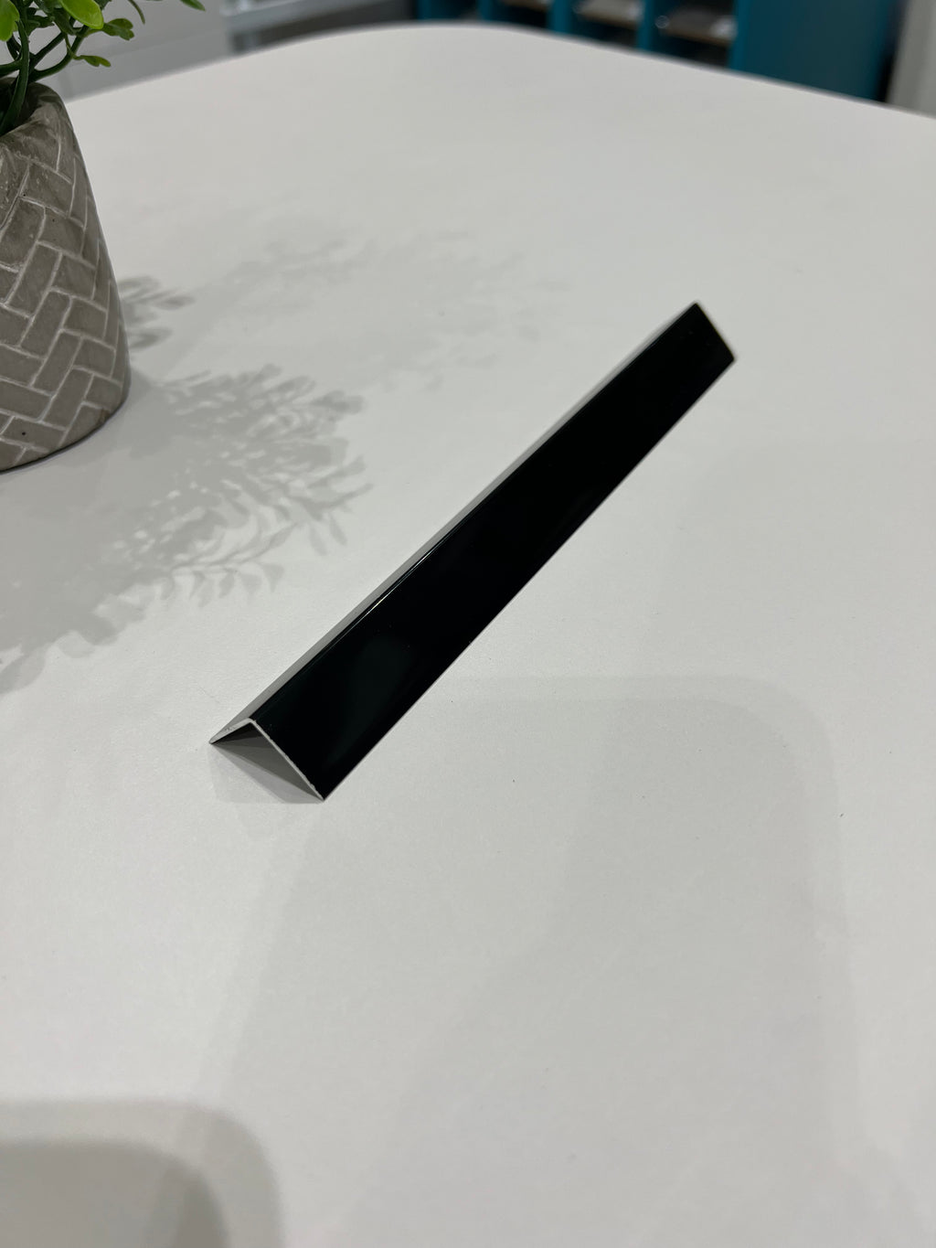 Metal External Angle Trim 20mm x 20mm - Black Metal